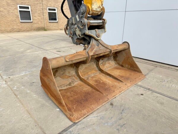 Liebherr R924LC - Image 14