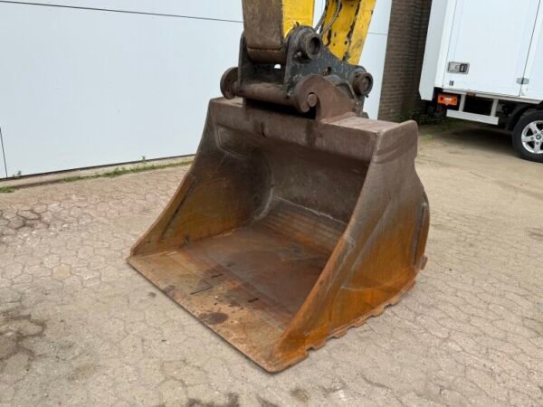 New Holland E215LC - Image 15