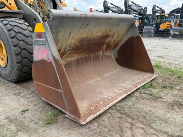 Volvo L180H - Image 16