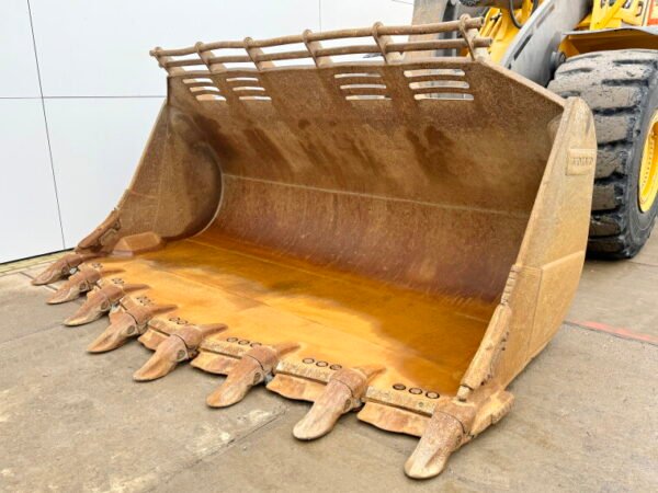 Volvo L350F - Image 14
