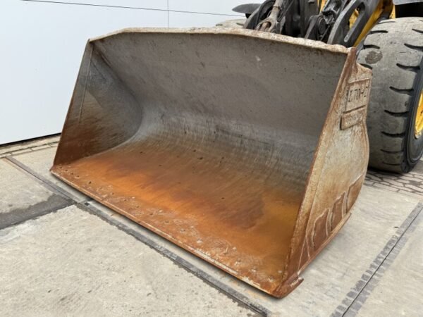 Volvo L70H - Image 14