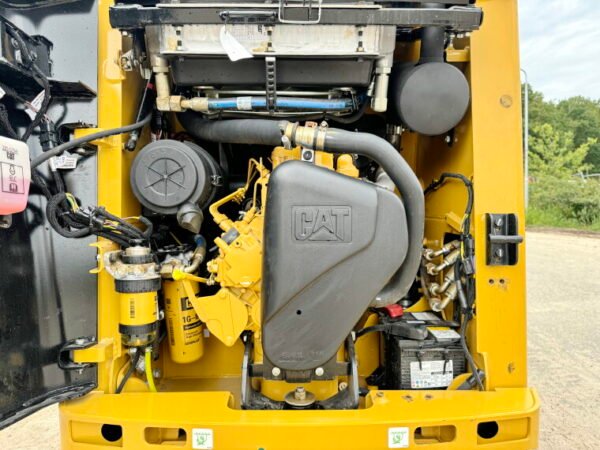 Caterpillar 216B3 - Image 15