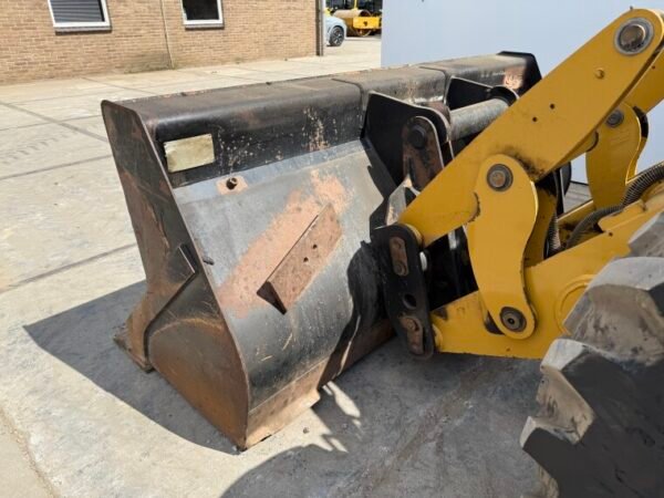 Caterpillar 444F2 - 4x4x4 - Image 15