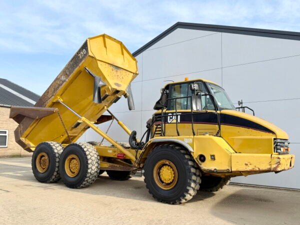 Caterpillar 730 - Image 15
