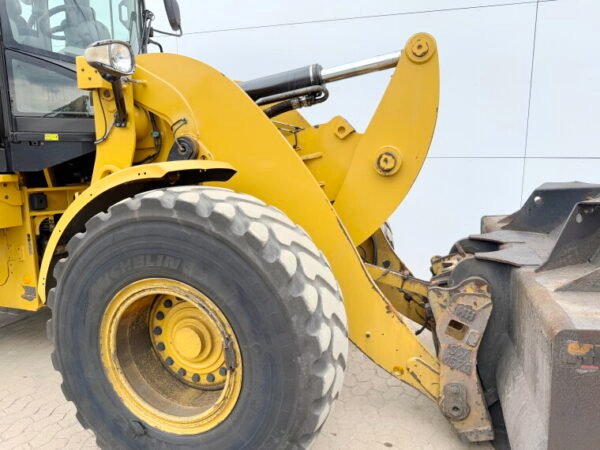 Caterpillar 938K - Image 15