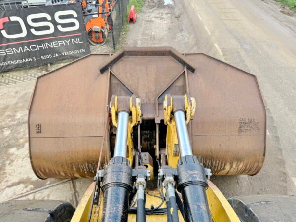 Caterpillar 982M - Image 15