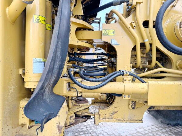 Caterpillar 988H - Image 15