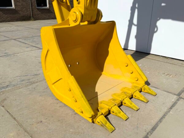 Komatsu PC210LC-10M0 - Image 15