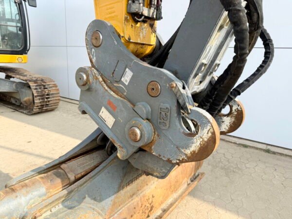 Liebherr R924LC - Image 15