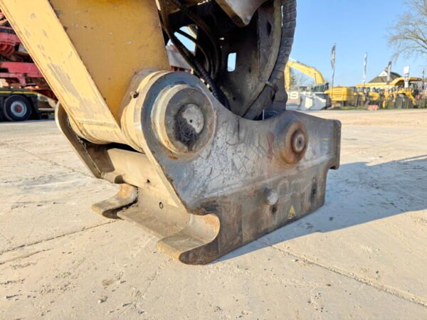 Liebherr R944C UHD - 23 Meter Demolition - Image 15