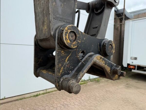Volvo EW180C - Image 16