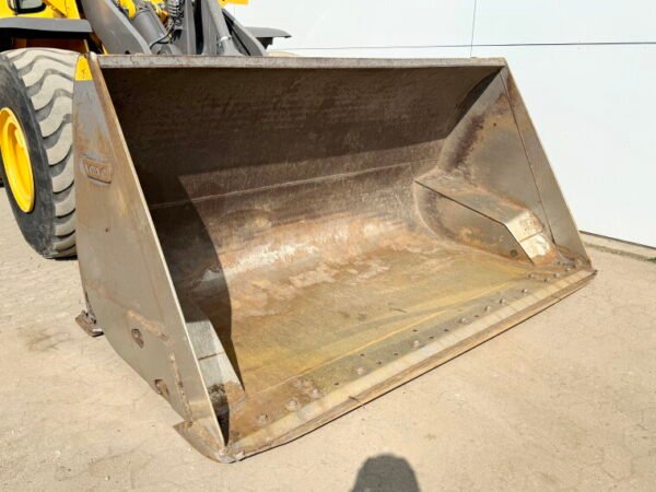 Volvo L110H - German Machine - Image 16