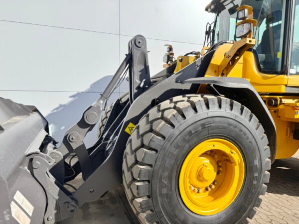 Volvo L120H - Image 15