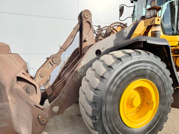 Volvo L180H - Image 15