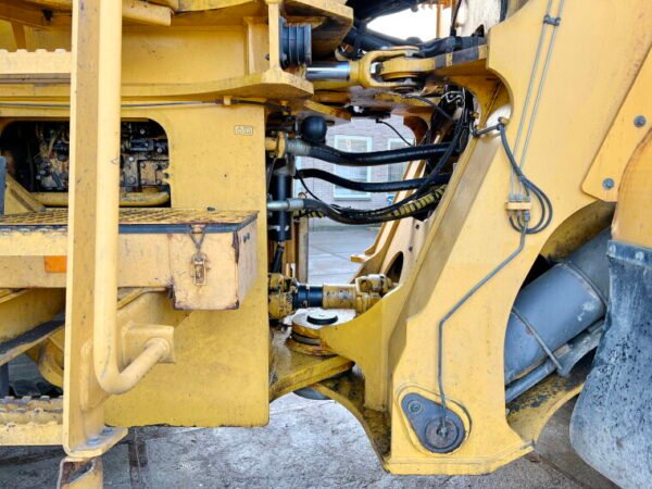Volvo L350F - Image 17