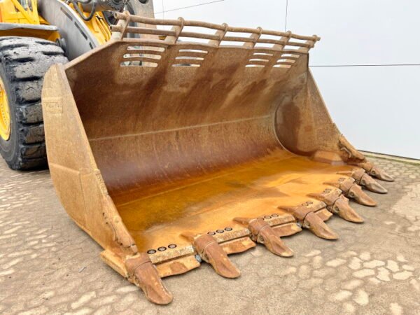 Volvo L350F - Image 15