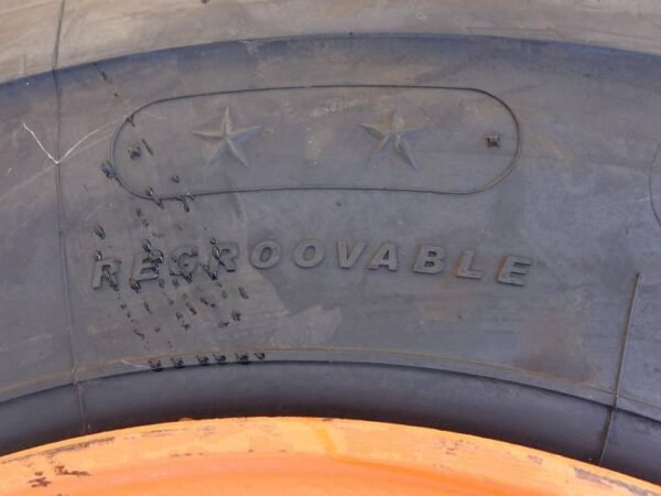 Techking Tyre (23.5R25) + Rim (12 Gates) - Image 8
