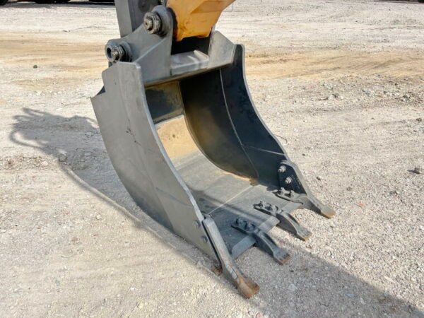 Case 851FX Plus 4WD - Image 16