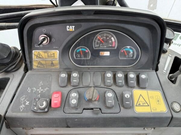 Caterpillar 444F - 4x4x4 - Image 11