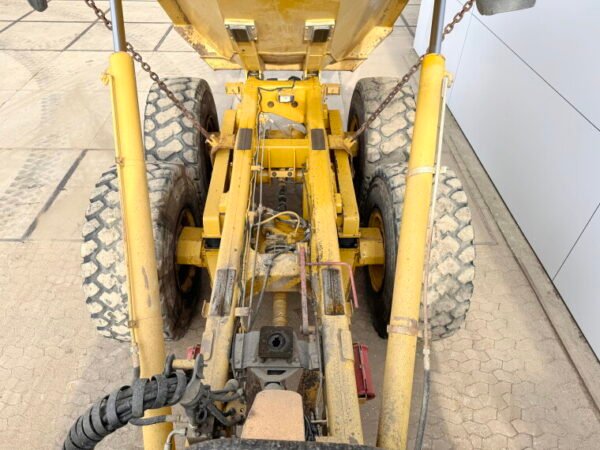 Caterpillar 730 - Image 16