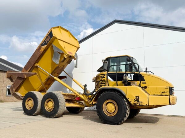 Caterpillar 730 - Image 16