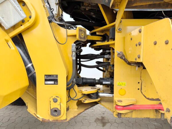 Caterpillar 938K - Image 16