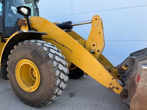 Caterpillar 950M - New michelin tyres - Image 17