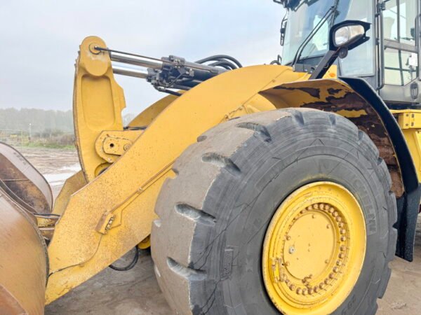 Caterpillar 982M - Image 16
