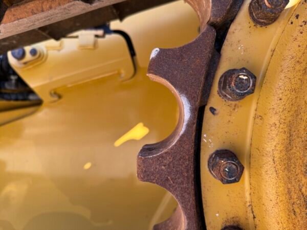 Caterpillar D6N LGP - Image 17