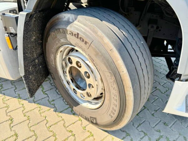 DAF XF105.410 6x2 - Image 16