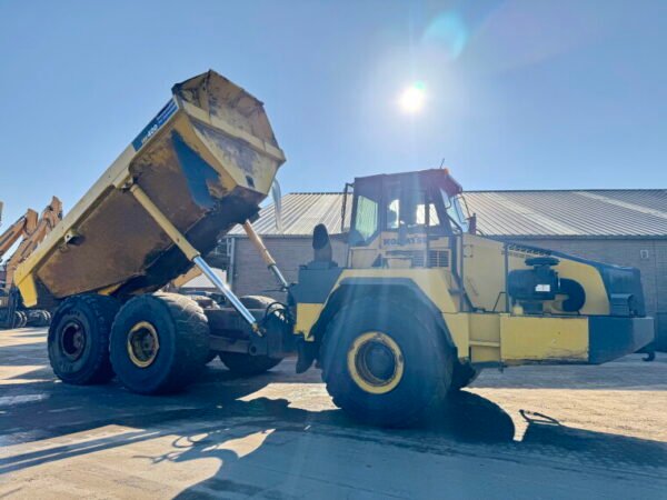 Komatsu HM400-2 - Image 16