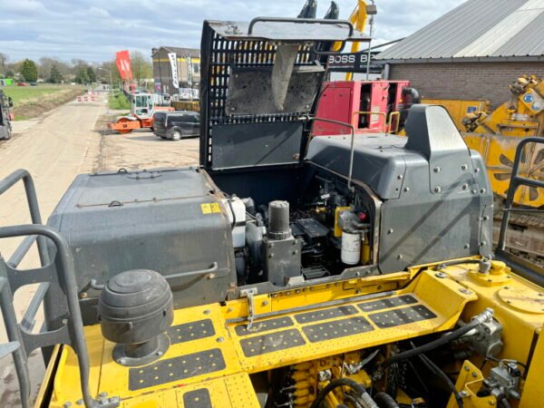 Komatsu PC490LC-11 - Image 15