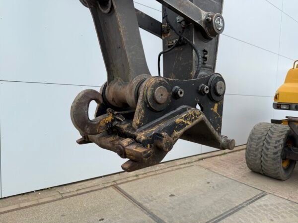Volvo EW180C - Image 17