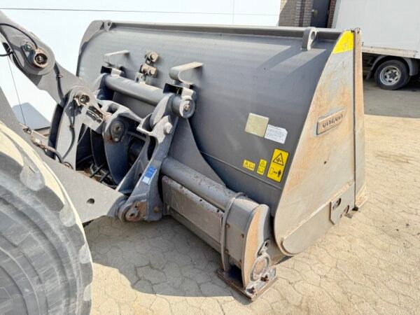 Volvo L110H - German Machine - Image 17