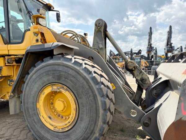 Volvo L180H - Image 18
