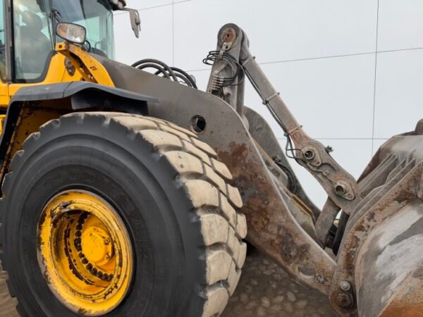 Volvo L220H - Image 18