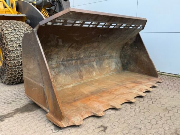 Volvo L350F - Image 16