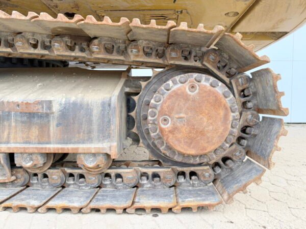 Caterpillar 330 Next Gen - Image 17