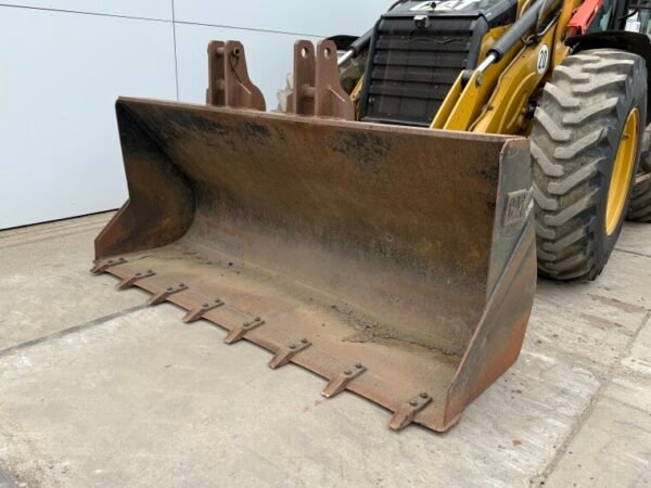 Caterpillar 444F - 4x4x4 - Image 17