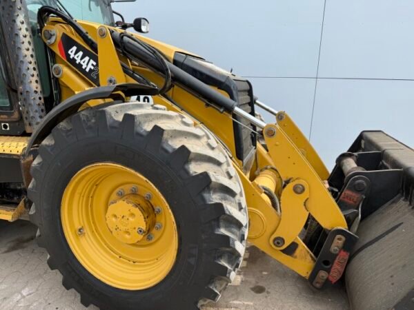 Caterpillar 444F2 - 4x4x4 - Image 17