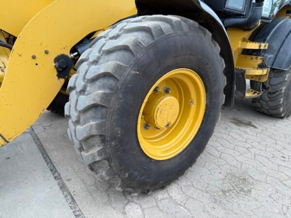 Caterpillar 908M - Image 17