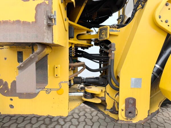Caterpillar 938K - Image 17