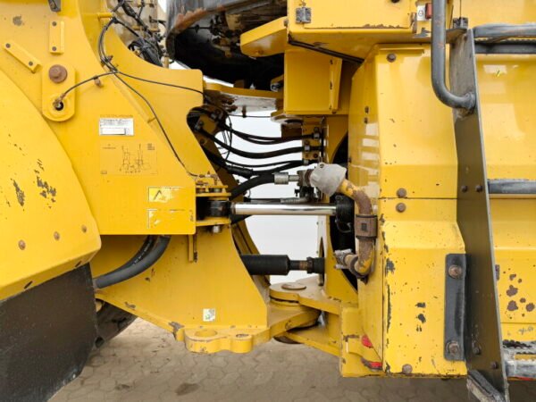 Caterpillar 972M - Image 21