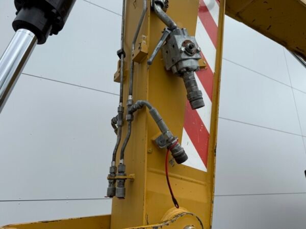 Caterpillar M313D - Image 17