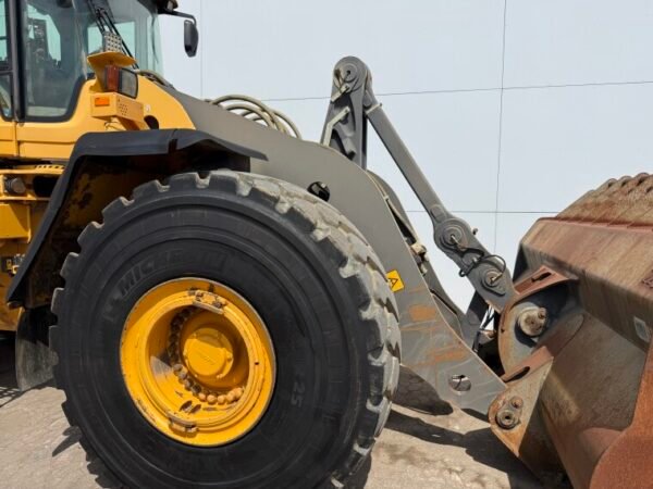 Volvo L220G - Image 19