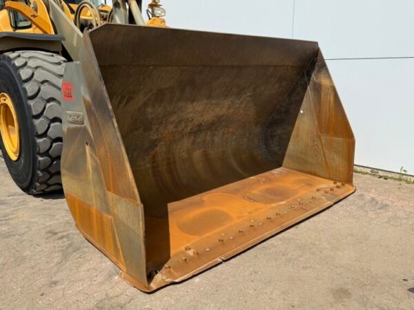Volvo L150H - Image 16