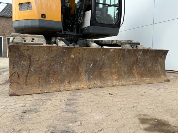 Liebherr R926 Compact - Image 17