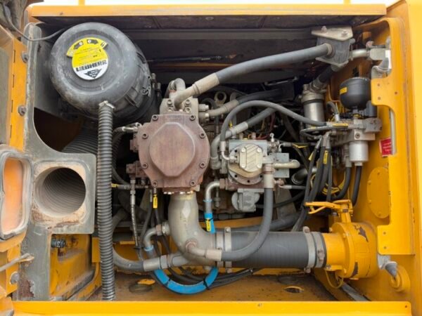 Liebherr R944C HDSL - 19 Meter Long Reach - Image 16