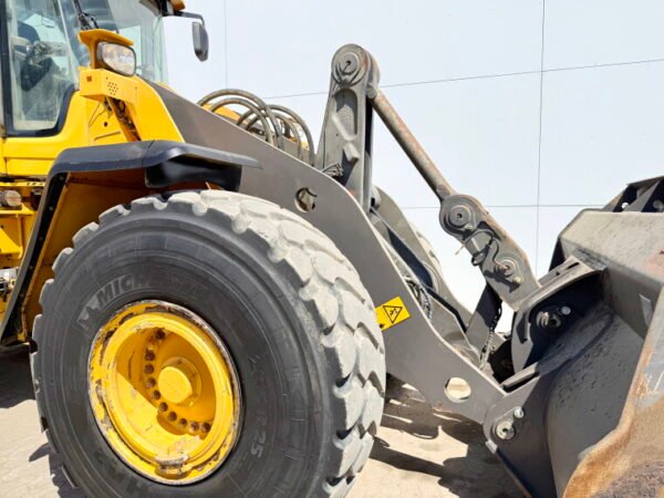 Volvo L150H - Image 17