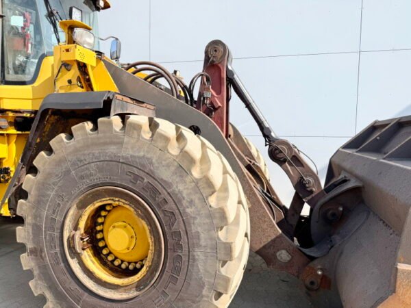 Volvo L180H - Image 17